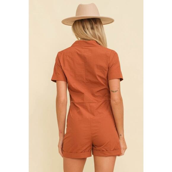 NWT Hausen Women’s Medium Naomi Parachute Fabric Game Day Fall Romper - Picture 2 of 9